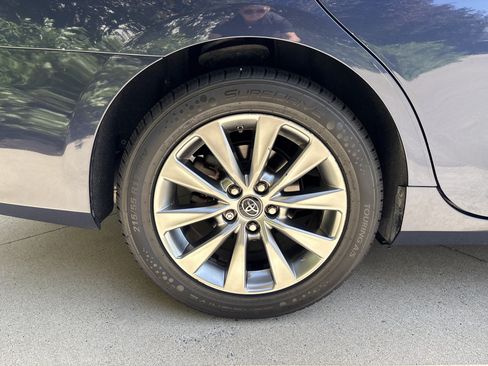 Used 2017 Toyota Camry XLE FWD image 36