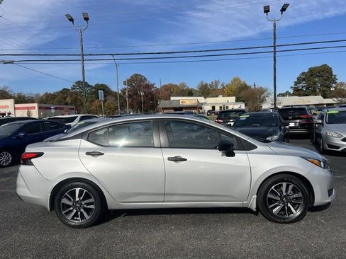 Used 2024 Nissan Versa S w/ S Plus Package image 9
