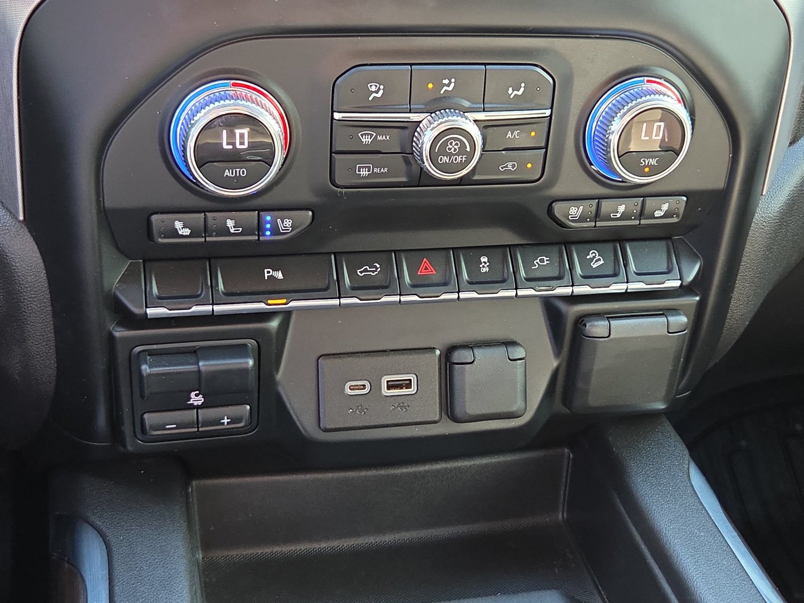Used 2022 GMC Sierra 1500 SLT AWD/4WD image 33
