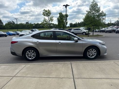 Used 2025 Toyota Camry LE FWD image 5