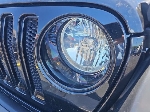 Used 2022 Jeep Wrangler Unlimited Sport AWD/4WD image 30