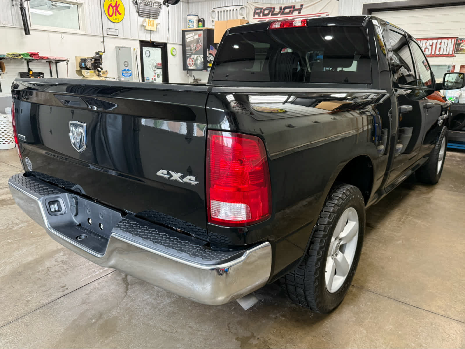 Used 2023 RAM 1500 Classic SLT AWD/4WD image 6