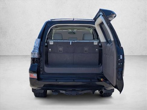 Used 2019 Lexus GX 460 image 6