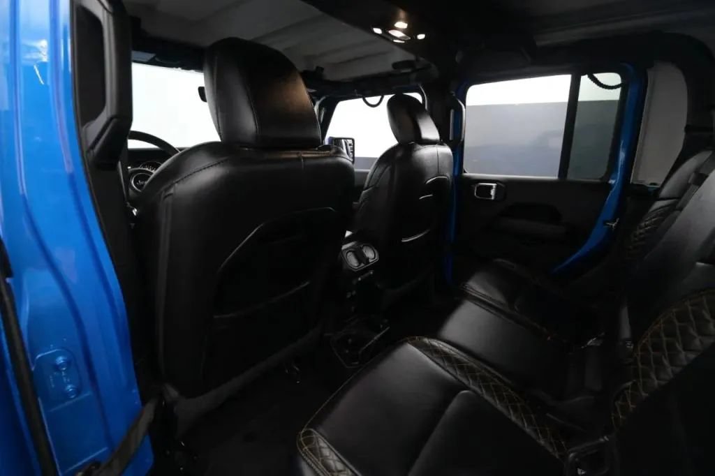Used 2023 Jeep Gladiator Overland AWD/4WD image 48