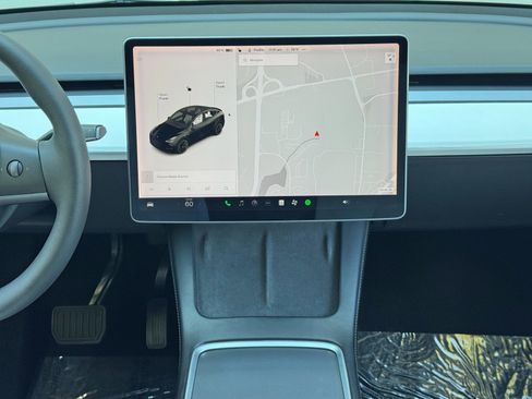 Used 2021 Tesla Model Y Long Range image 21