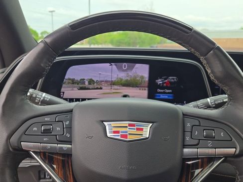 Used 2023 Cadillac Escalade Premium Luxury AWD/4WD image 40