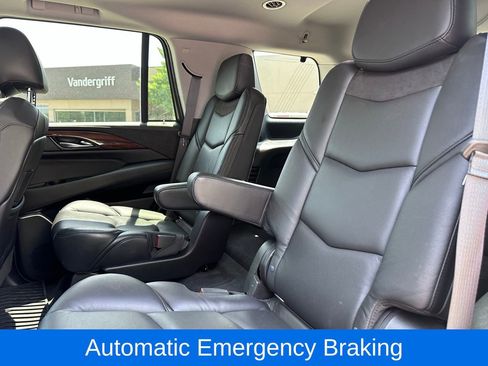 Used 2020 Cadillac Escalade Luxury w/ Escalade Sport Edition image 16