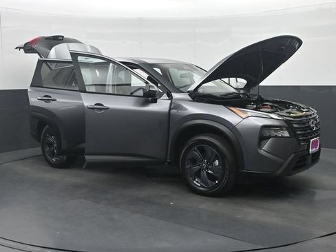 Used 2026 Nissan Rogue SV FWD image 34
