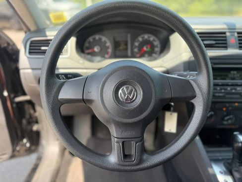 Used 2013 Volkswagen Jetta S FWD image 9