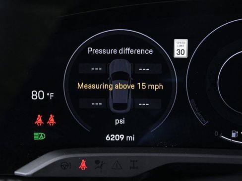 Certified 2022 Porsche Taycan 4 Cross Turismo image 13