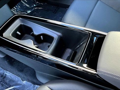 New 2025 Volkswagen ID.4 Pro S image 18