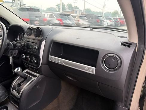 Used 2017 Jeep Compass High Altitude AWD/4WD image 21