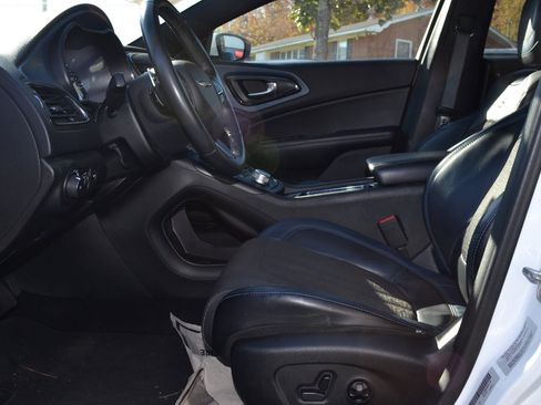 Used 2015 Chrysler 200 S w/ Navigation & Sound Group I image 10