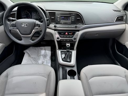 Used 2018 Hyundai Elantra SE FWD image 19