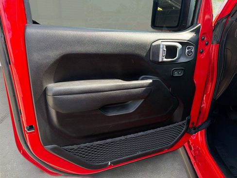 Used 2025 Jeep Gladiator Sport AWD/4WD image 21