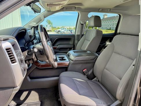 Used 2018 GMC Sierra 1500 SLE w/ Suspension Package, Off-Road AWD/4WD image 11