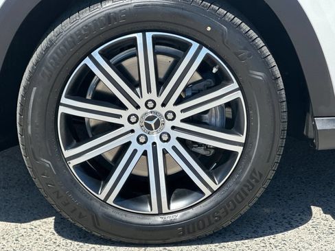 Certified 2025 Mercedes-Benz GLE 450e 4MATIC w/ Winter Package image 38
