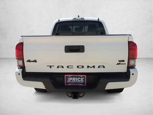 Certified 2022 Toyota Tacoma SR5 AWD/4WD image 7