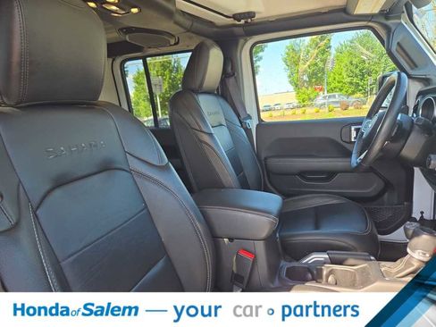 Used 2022 Jeep Wrangler Unlimited Sahara w/ LED Lighting Group AWD/4WD image 13