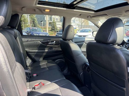 Used 2019 Nissan Rogue SL w/ Premium Package image 28