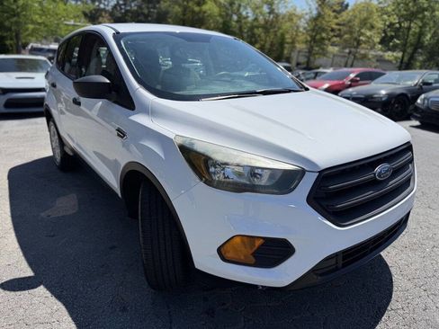 Used 2018 Ford Escape S image 3
