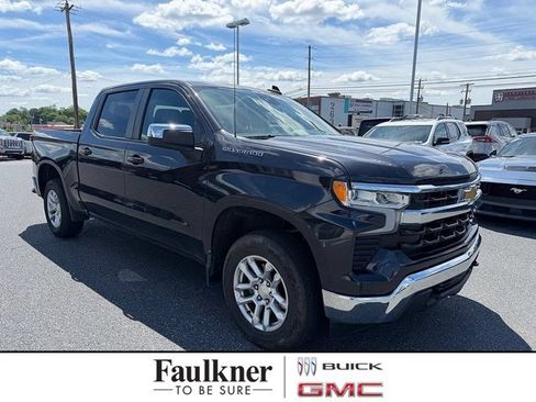 Used 2022 Chevrolet Silverado 1500 LT AWD/4WD image 1