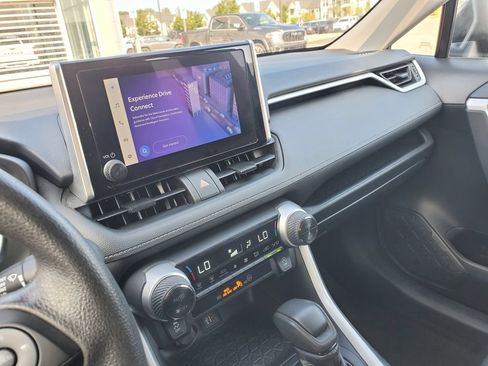 Used 2024 Toyota RAV4 XLE FWD image 23