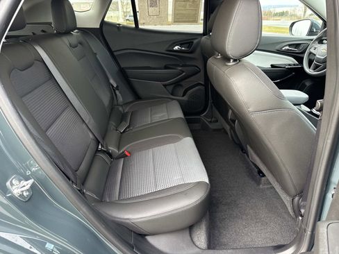 Used 2025 Chevrolet Trax LT image 19