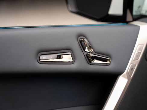 Used 2024 BMW iX xDrive50 w/ Premium Package image 53