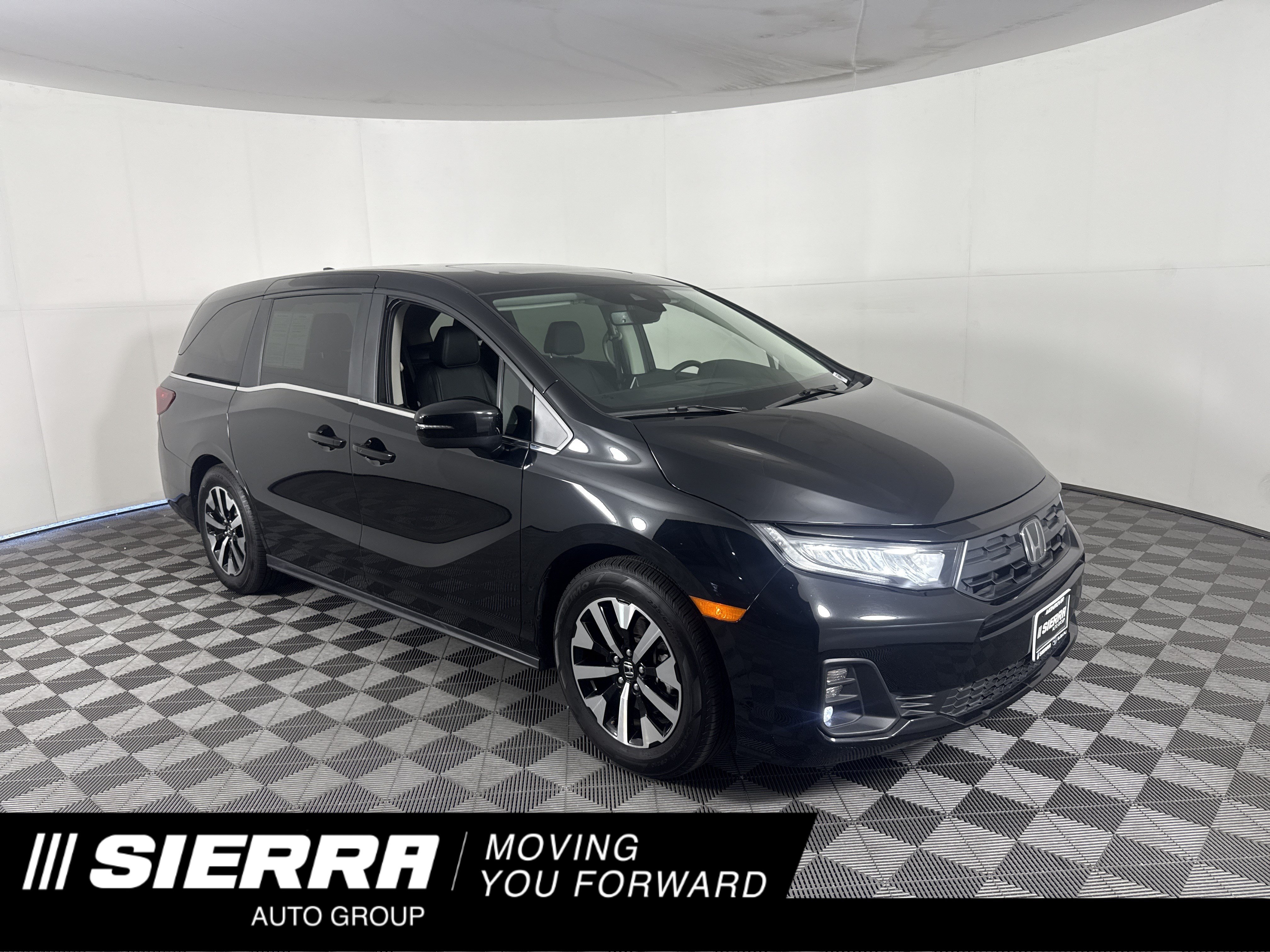 Used 2025 Honda Odyssey EX-L image 1