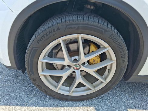 Used 2019 Alfa Romeo Stelvio Ti AWD/4WD image 4