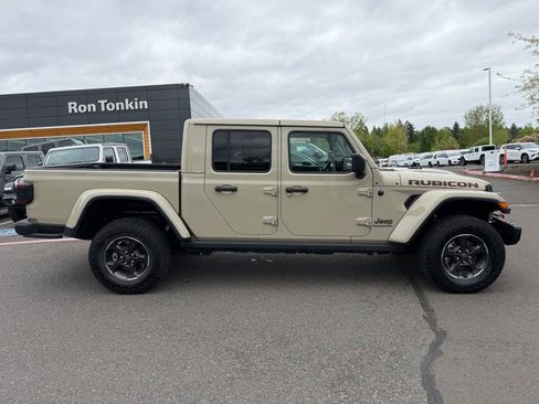 Used 2022 Jeep Gladiator Rubicon w/ LED Lighting Group AWD/4WD image 8