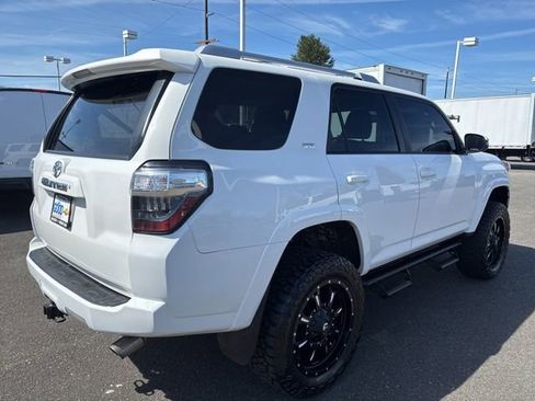 Used 2018 Toyota 4Runner SR5 Premium w/ Wilderness Package AWD/4WD image 5