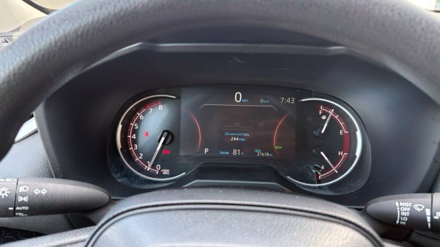Used 2025 Toyota RAV4 XLE AWD/4WD image 13