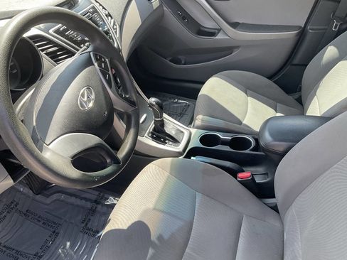 Used 2016 Hyundai Elantra SE image 10