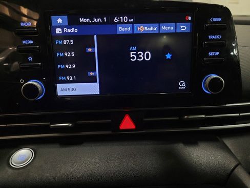 Used 2021 Hyundai Elantra SEL w/ Convenience Package FWD image 25