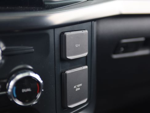 Used 2025 Ford F150 Raptor AWD/4WD image 28