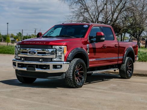 Used 2017 Ford F250 Lariat w/ Lariat Ultimate Package image 2