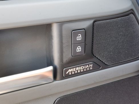 Certified 2026 Land Rover Defender 110 X-Dynamic SE AWD/4WD image 18