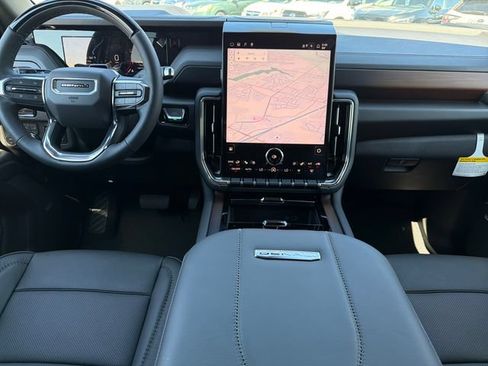 New 2026 GMC Yukon XL Denali w/ Denali Reserve Package AWD/4WD image 9