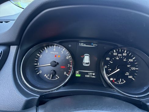 Used 2017 Nissan Rogue S image 27