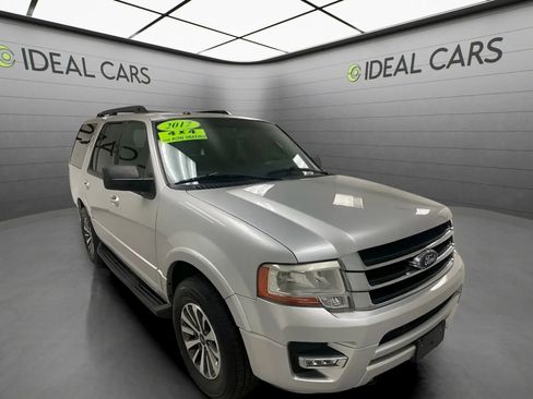 Used 2017 Ford Expedition XLT AWD/4WD image 3