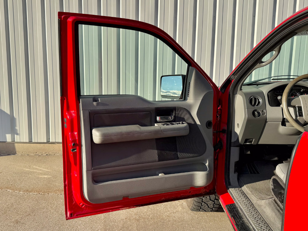 Used 2004 Ford F150 XLT AWD/4WD image 14
