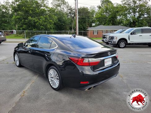 Used 2016 Lexus ES 350 w/ Luxury Package w/Wood Trim FWD image 3
