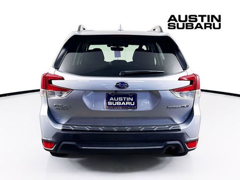 Used 2020 Subaru Forester Premium AWD/4WD image 6