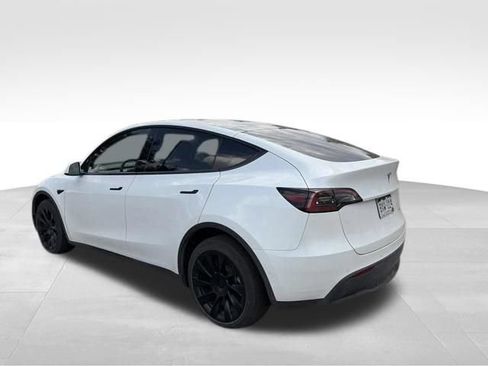 Used 2022 Tesla Model Y Long Range AWD/4WD image 6