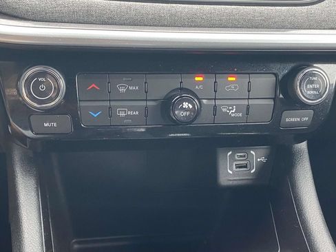 Used 2023 Jeep Compass Sport AWD/4WD image 28