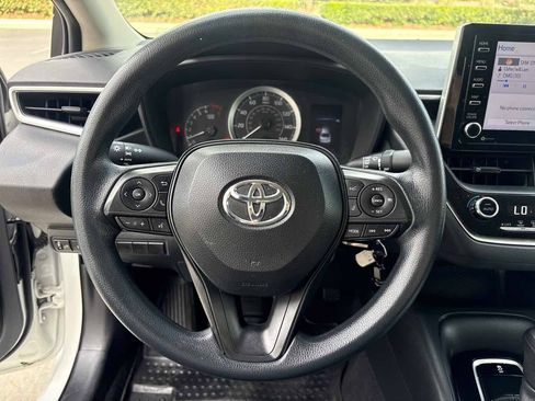 Used 2021 Toyota Corolla LE FWD image 21