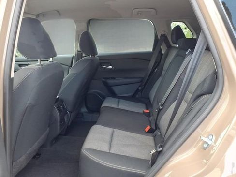 Used 2025 Nissan Rogue SV AWD/4WD image 5