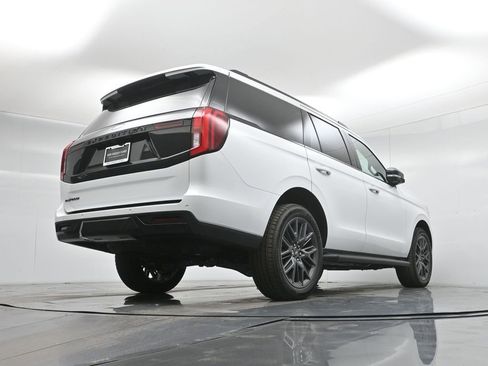 New 2026 Ford Expedition Platinum image 49